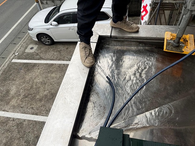 甲府市　屋根カバー工事